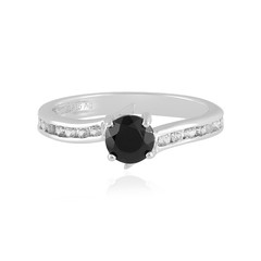 Anillo en plata con Espinela negra