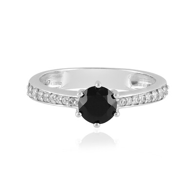 Anillo en plata con Espinela negra