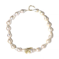 Collar en oro con Perla Freshwater (Ornaments by de Melo)