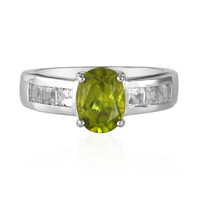 Anillo en plata con Peridoto de Arizona