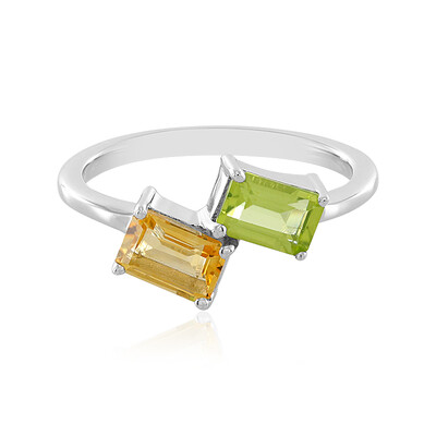 Anillo en plata con Peridoto