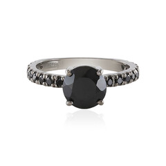 Anillo en plata con Espinela negra