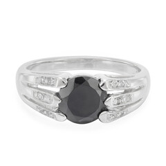 Anillo en plata con Espinela negra