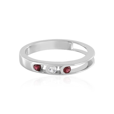 Anillo en plata con Espinela roja noble