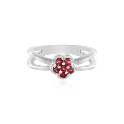 Anillo en plata con Espinela roja noble