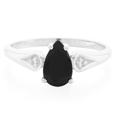 Anillo en plata con Espinela negra