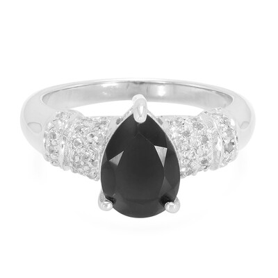 Anillo en plata con Espinela negra