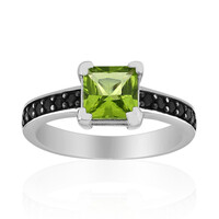 Anillo en plata con Peridoto de Birmania