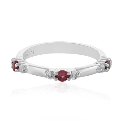 Anillo en plata con Espinela roja noble