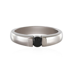 Anillo en plata con Espinela negra