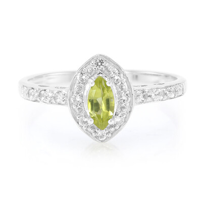 Anillo en plata con Peridoto de Manchú